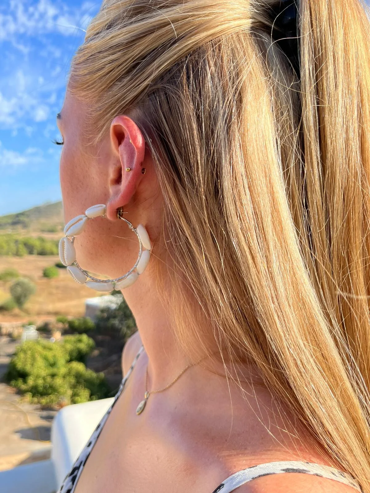 Shell hoop earrings